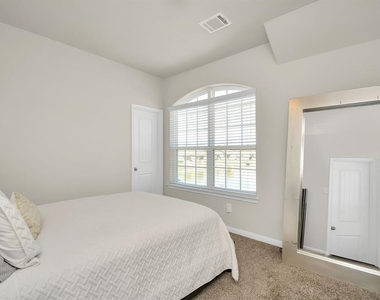 3519 Rossini Drive - Photo Thumbnail 18