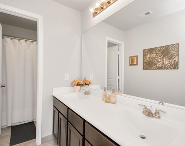 3519 Rossini Drive - Photo Thumbnail 23