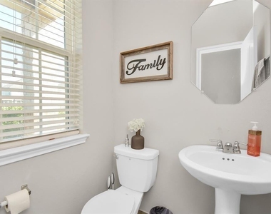 3519 Rossini Drive - Photo Thumbnail 10