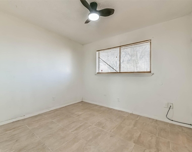 11411 Murr Way - Photo Thumbnail 4