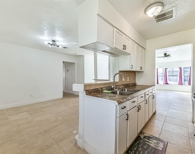 11411 Murr Way - Photo Thumbnail 16