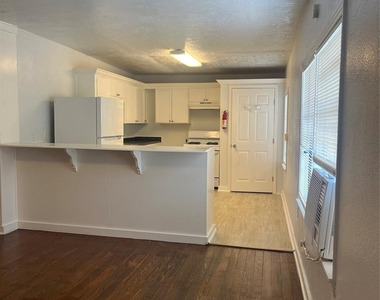 5537 Bataan Road - Photo Thumbnail 11