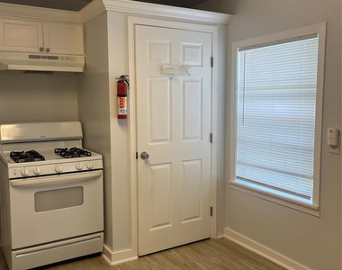 5537 Bataan Road - Photo Thumbnail 4