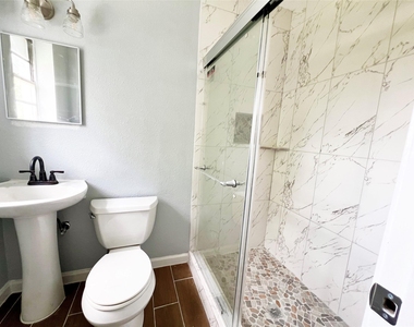 103 Cosmos Street - Photo Thumbnail 4