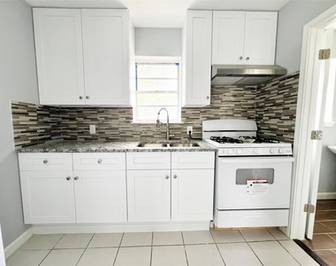 103 Cosmos Street - Photo Thumbnail 3