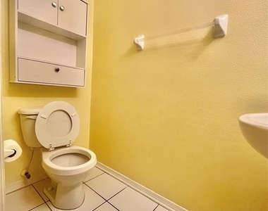 1211 Kennewick Court - Photo Thumbnail 3