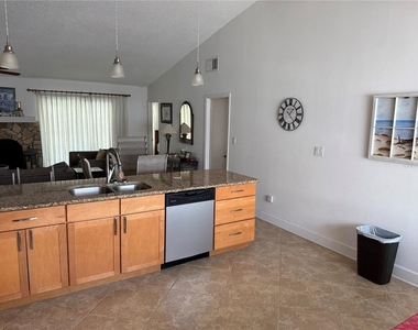 853 2nd Avenue S - Photo Thumbnail 5