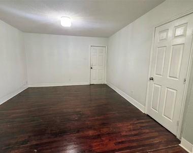 1552 Lombardy Street - Photo Thumbnail 2