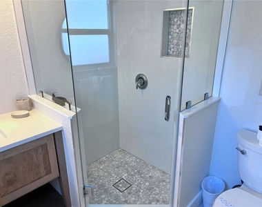 6154 Midnight Pass Road - Photo Thumbnail 16