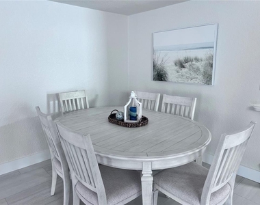 6154 Midnight Pass Road - Photo Thumbnail 6