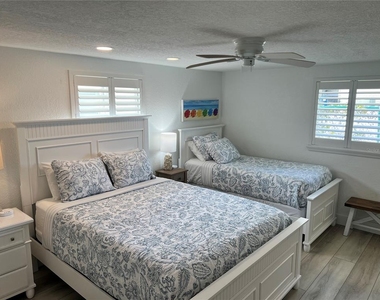 6154 Midnight Pass Road - Photo Thumbnail 12
