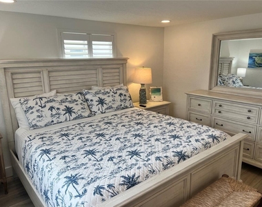 6154 Midnight Pass Road - Photo Thumbnail 7
