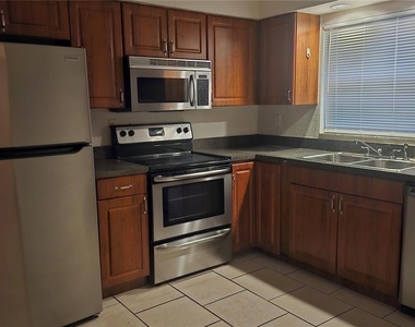 11710 Wesson Circle W - Photo Thumbnail 2