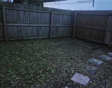 11710 Wesson Circle W - Photo Thumbnail 34