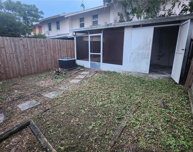 11710 Wesson Circle W - Photo Thumbnail 36