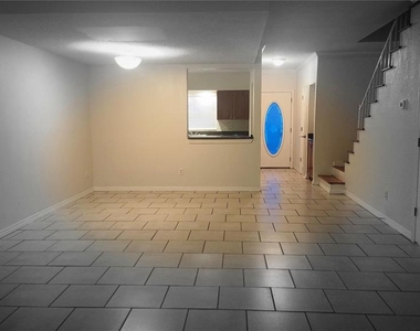 11710 Wesson Circle W - Photo Thumbnail 15