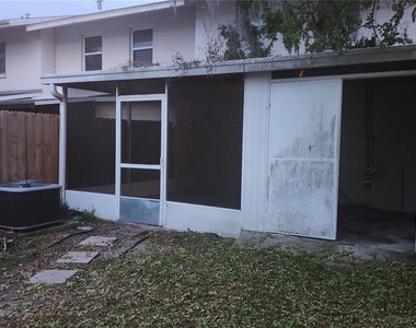 11710 Wesson Circle W - Photo Thumbnail 35