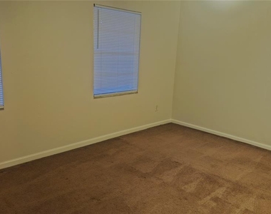 11710 Wesson Circle W - Photo Thumbnail 17