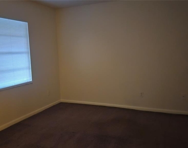 11710 Wesson Circle W - Photo Thumbnail 30
