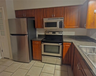 11710 Wesson Circle W - Photo Thumbnail 5
