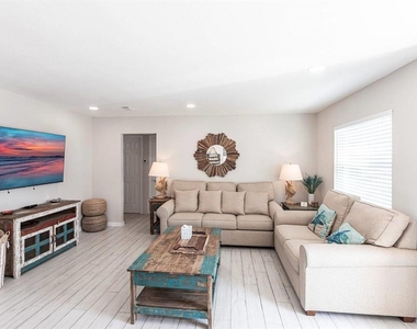 6020 Midnight Pass Road - Photo Thumbnail 4