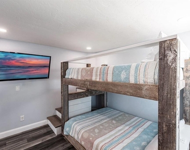 6020 Midnight Pass Road - Photo Thumbnail 17