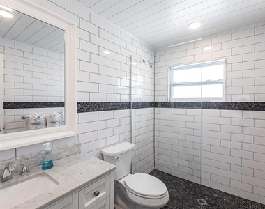6020 Midnight Pass Road - Photo Thumbnail 22