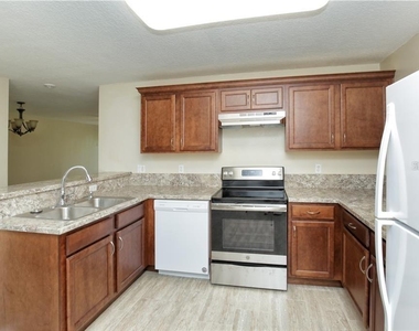 8829 Grand Palms Circle - Photo Thumbnail 3