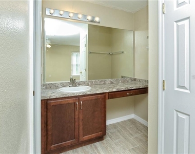 8829 Grand Palms Circle - Photo Thumbnail 4