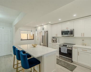 126 1st Street E - Photo Thumbnail 7