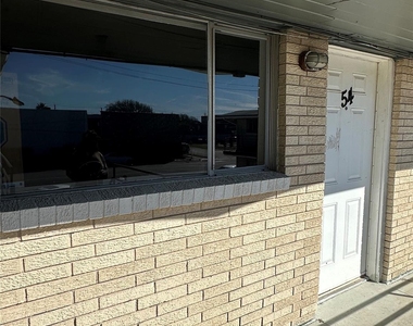 516 Holiday Drive - Photo Thumbnail 2