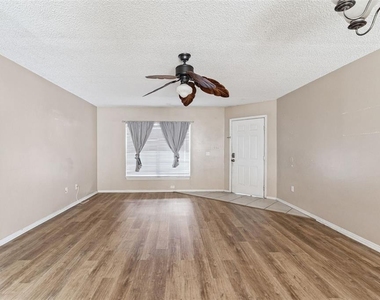 3651 N Goldenrod Road - Photo Thumbnail 5