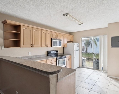 3651 N Goldenrod Road - Photo Thumbnail 8