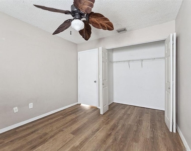 3651 N Goldenrod Road - Photo Thumbnail 14