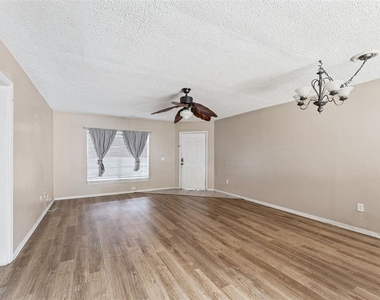 3651 N Goldenrod Road - Photo Thumbnail 4