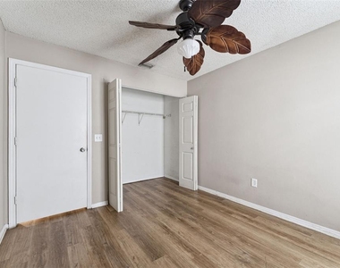 3651 N Goldenrod Road - Photo Thumbnail 11