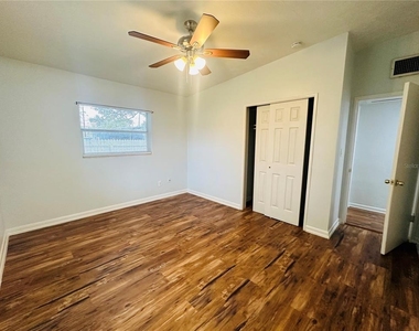 6033 Balboa Drive - Photo Thumbnail 4