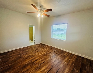 6033 Balboa Drive - Photo Thumbnail 6