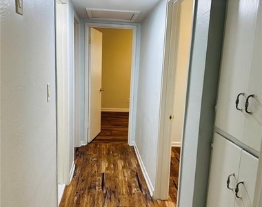 6033 Balboa Drive - Photo Thumbnail 8