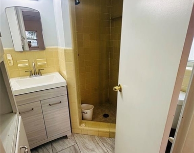 6033 Balboa Drive - Photo Thumbnail 11