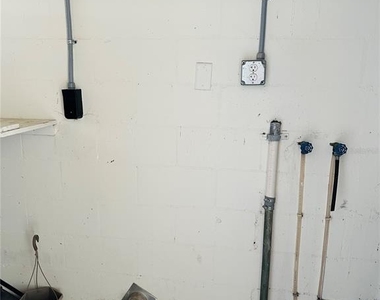 6033 Balboa Drive - Photo Thumbnail 17