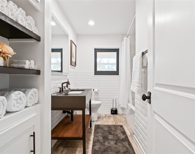 3902 Colquitt Street - Photo Thumbnail 16