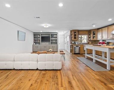 3902 Colquitt Street - Photo Thumbnail 9
