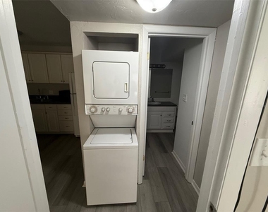 1035 Sw 9th Street - Photo Thumbnail 5