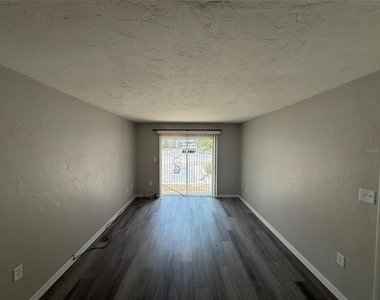 1035 Sw 9th Street - Photo Thumbnail 2