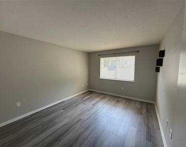 1035 Sw 9th Street - Photo Thumbnail 7