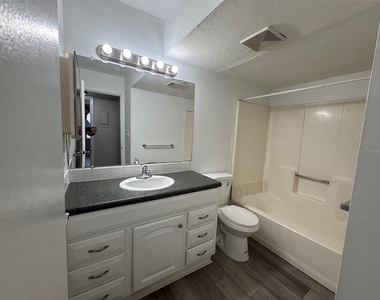 1035 Sw 9th Street - Photo Thumbnail 8