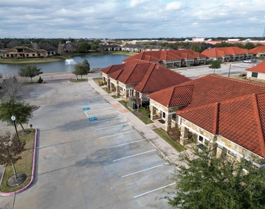 4502 Riverstone Boulevard - Photo Thumbnail 5