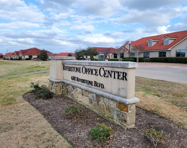 4502 Riverstone Boulevard - Photo Thumbnail 6