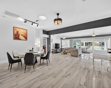 411 Del Mar Drive - Photo Thumbnail 2